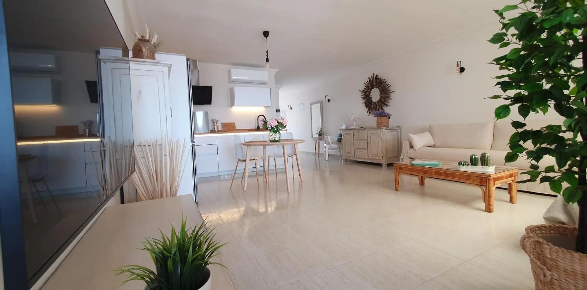 Erizo De Mar Apartment Playa Blanca  Spain